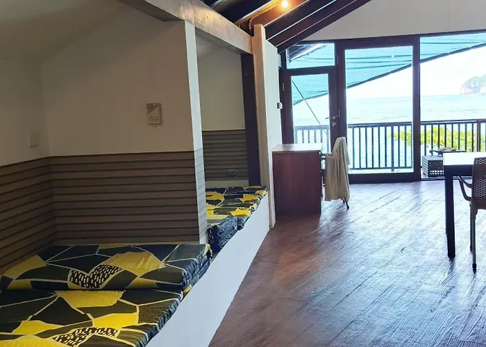 Castaway Surf Retreat 1