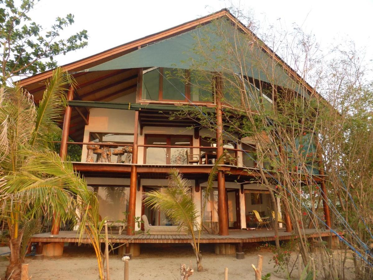 Inn Castaway Surf Retreat 1 Sekongkang