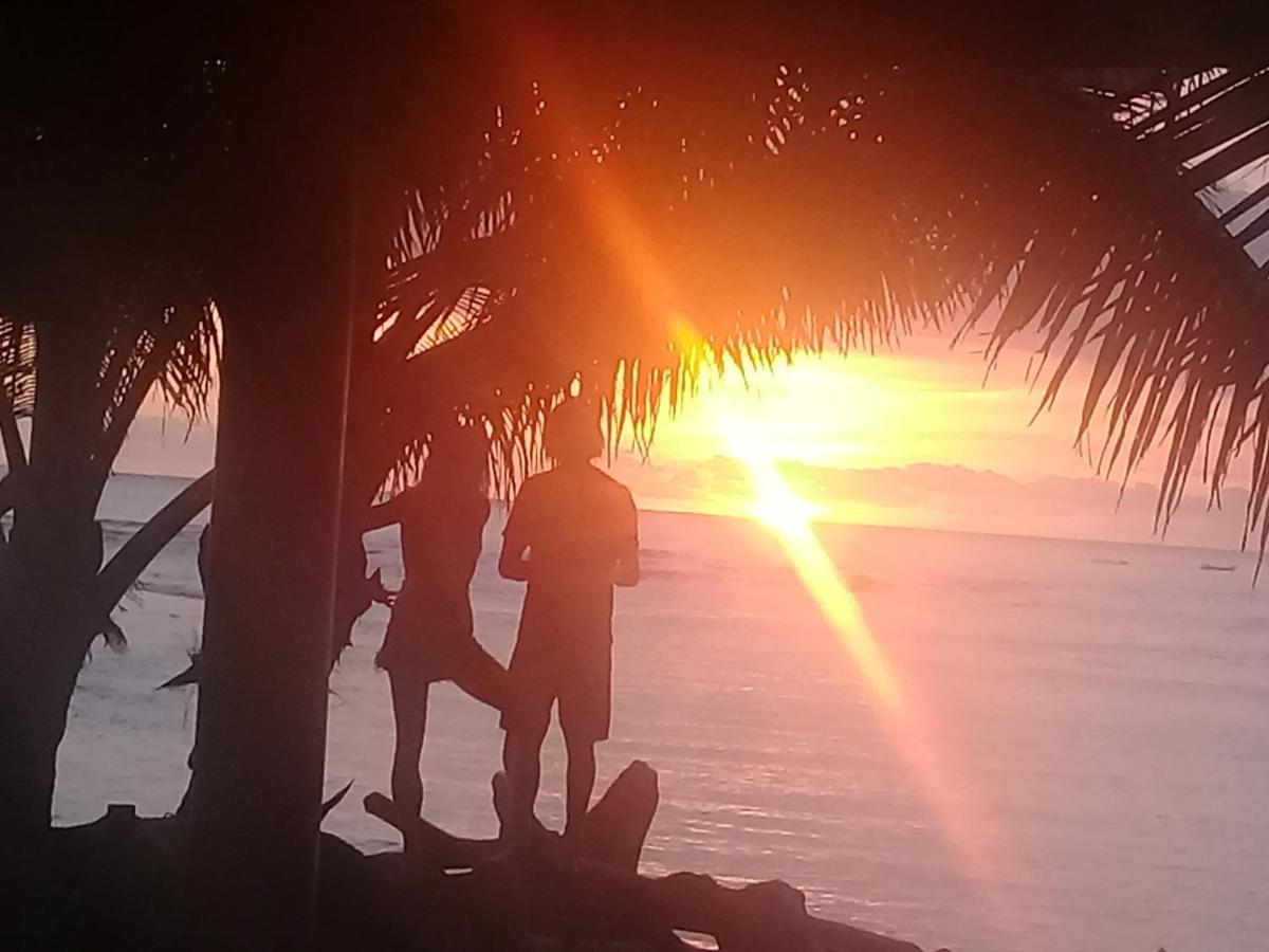 Castaway Surf Retreat 1 Inn