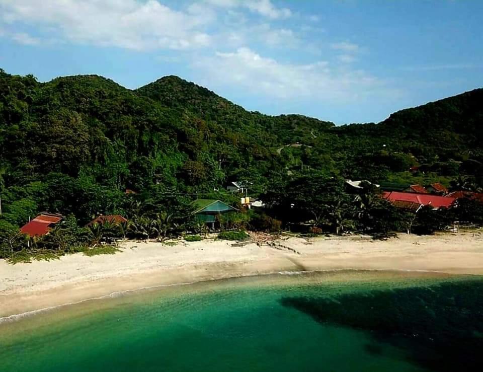 Castaway Surf Retreat 1 * Sekongkang