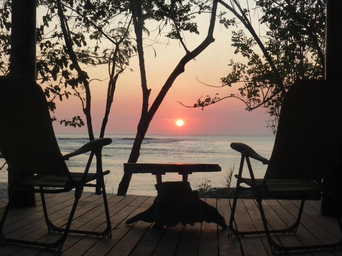 Castaway Surf Retreat 1 Inn