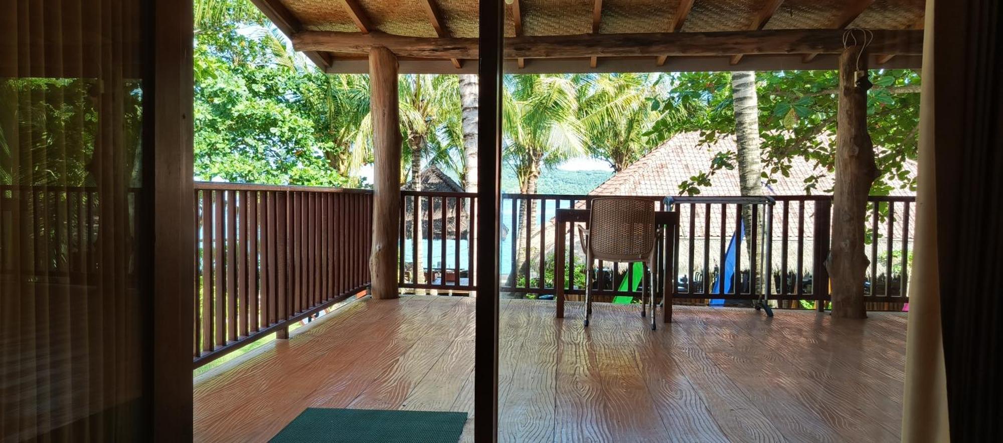 Castaway Surf Retreat 1 *